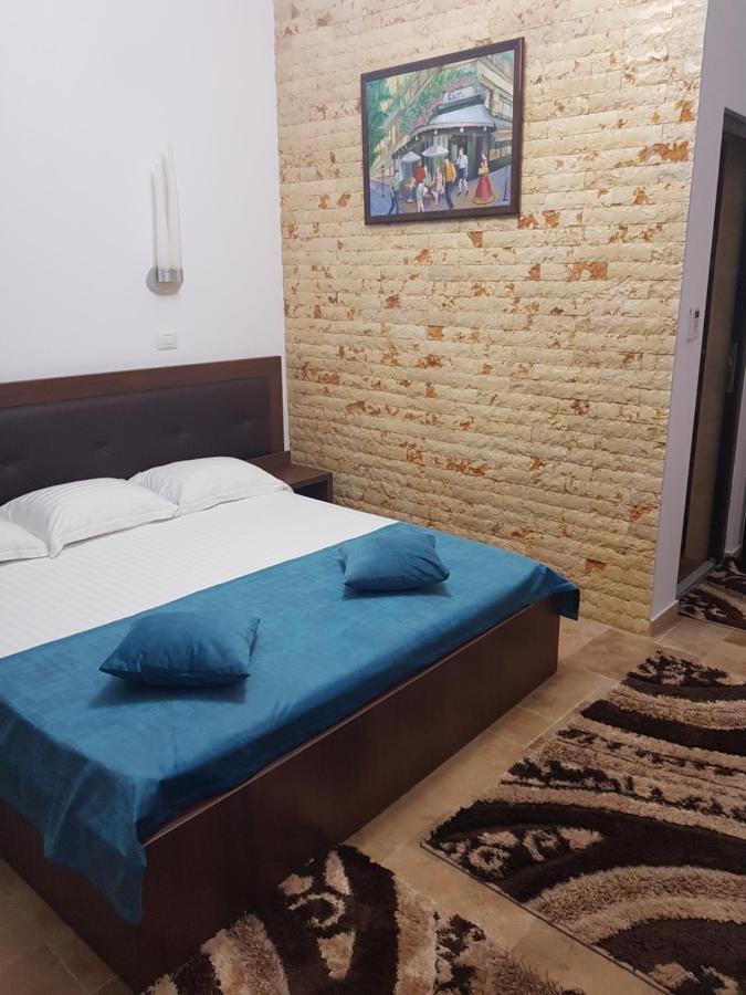 Casa Dfg Hotel Костинещи Екстериор снимка